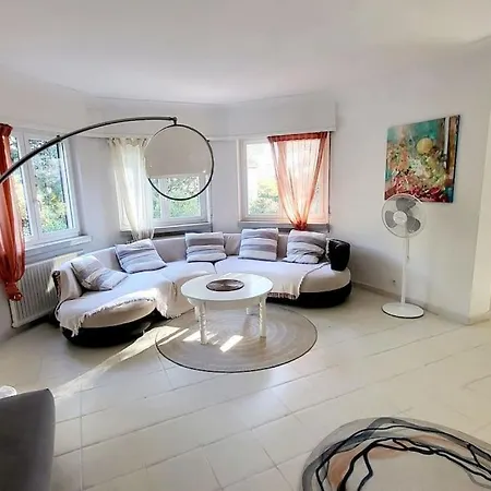 Apartment Santa Rita Etage Entier Avec Jardin Saint-Raphael (Var)